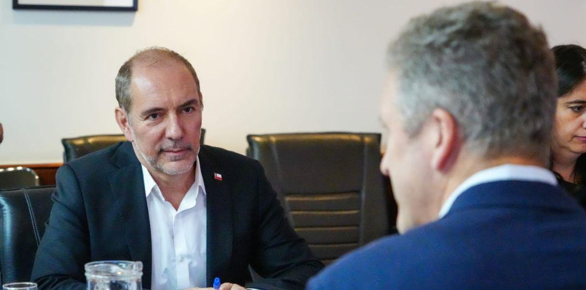 Nuevo ministro de Transportes priorizará Ley Uber y crisis en licencias de conducir