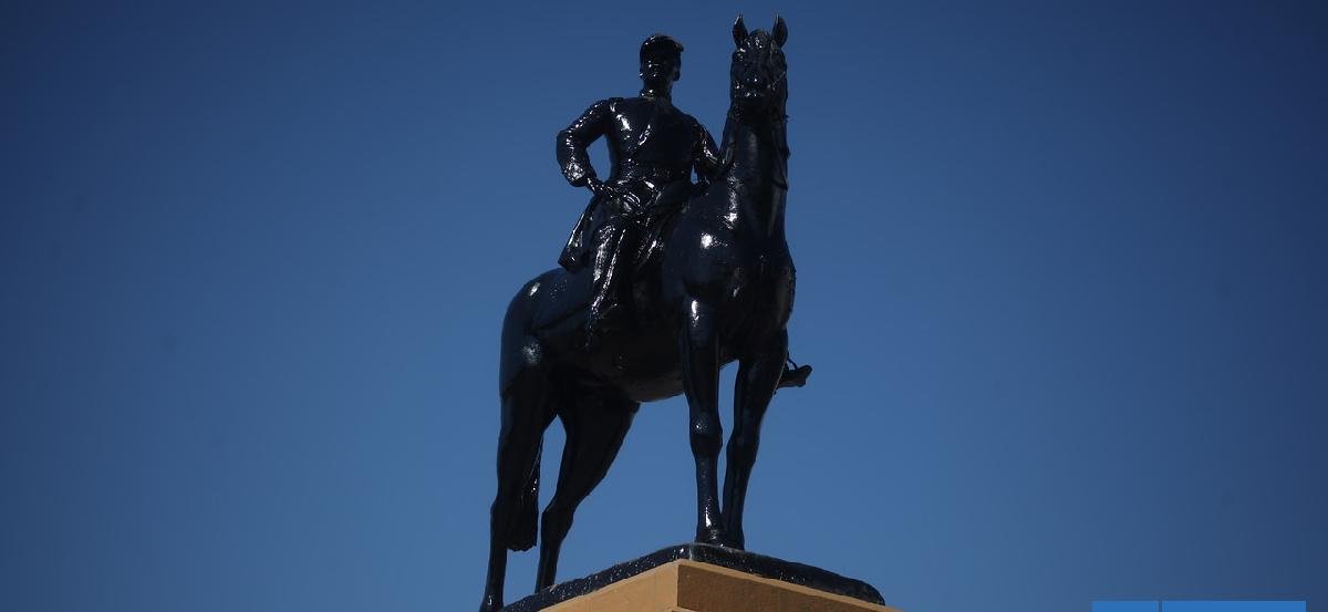 Concejo de Providencia aprueba de forma unánime el retorno de la estatua del general Baquedano