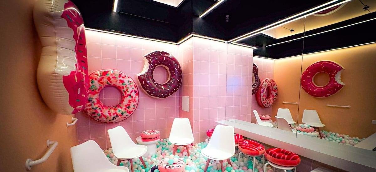 K-Box: el nuevo karaoke en Santiago que promete experiencias inmersivas y cuenta con ocho salas privadas