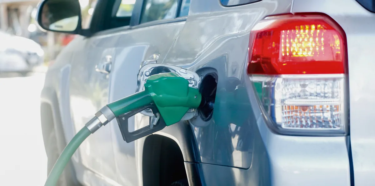 Nuevo bencinazo golpea el bolsillo: combustibles subirán hasta $281,8 por litro