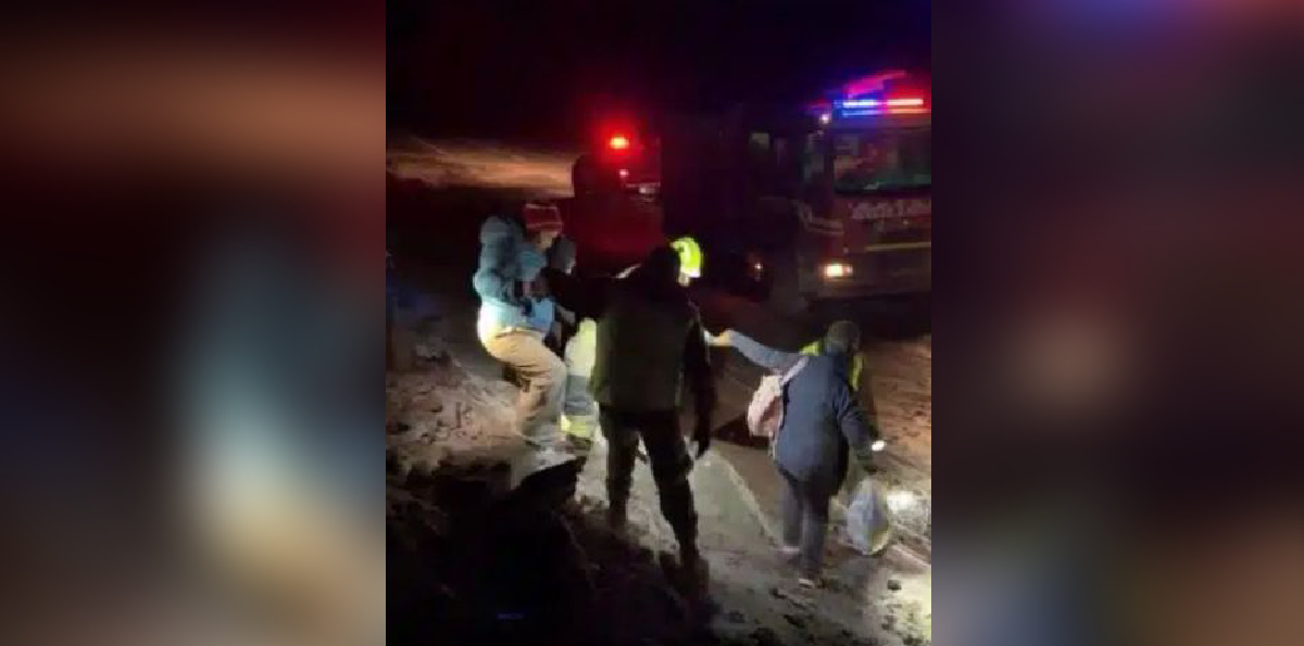 Rescate en Antofagasta: Carabineros auxilió a 8 personas atrapadas por aluvión