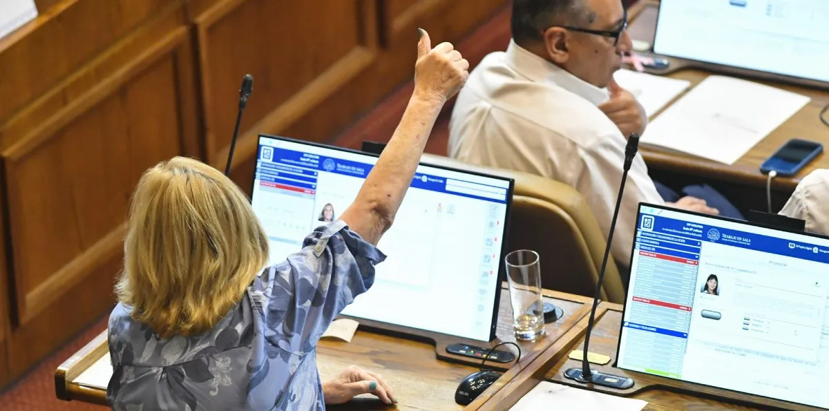 Sanciones por no pagar transporte público y modificar la Ley de Seguridad Nuclear: Las 20 urgencias legislativas que ingresó el Gobierno de Kast