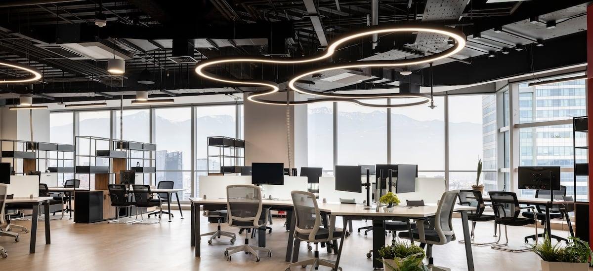 Producción de oficinas premium sube 4% en 2025 y nuevos proyectos se concentran en Nueva Las Condes y El Golf