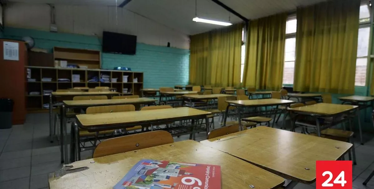 Municipalidad de Temuco suspende clases para este miércoles en 10 colegios por sistema frontal
