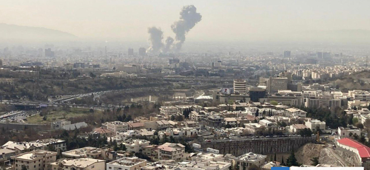 Autoridades iraníes dicen que hay al menos 15 muertos en ataque de Israel y EEUU a pabellón deportivo