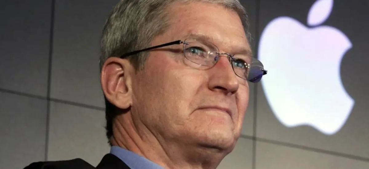 Tim Cook se despide de Apple tras 15 años como CEO y deja el mando en manos de John Ternus con el desafío de la IA