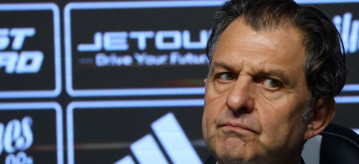 Mosa solo logra comprar el 2,75% de Blanco y Negro, la sociedad que controla Colo Colo, y queda lejos del control