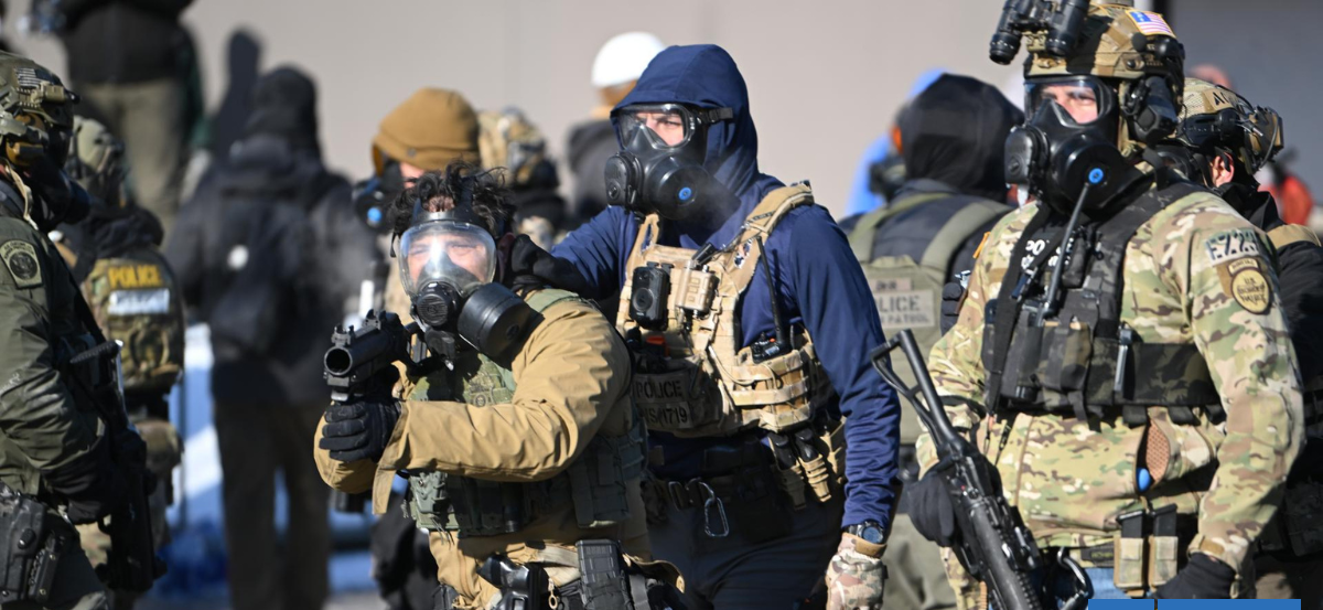 Esto es lo que sabemos sobre ICE, la agencia migratoria que hoy divide a Estados Unidos