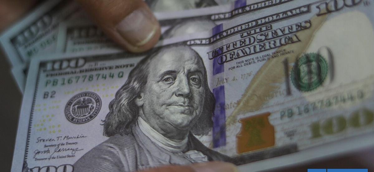 Dólar en Chile abre en verde luego que Trump nominara a Kevin Warsh para presidir la Reserva Federal
