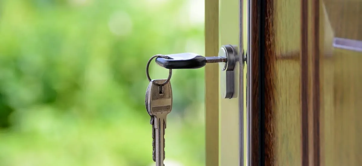 Beneficiarios habían muerto pero los pagos siguieron: Contraloría detecta irregularidades en subsidios de arriendo