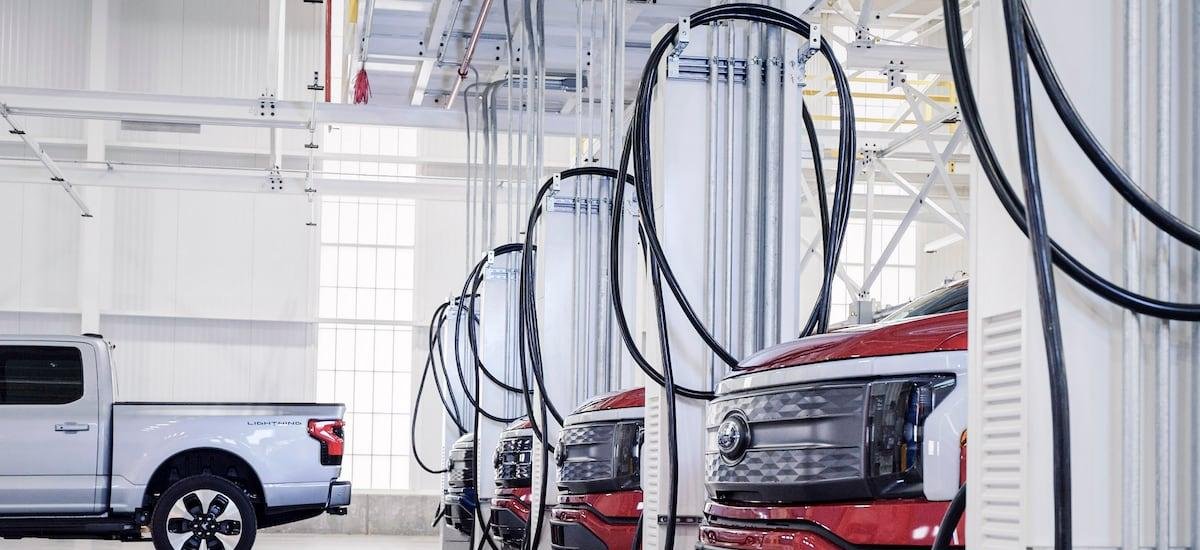 Ford reconoce pérdidas millonarias en su división eléctrica y redefine su estrategia hacia la asequibilidad - La Tercera