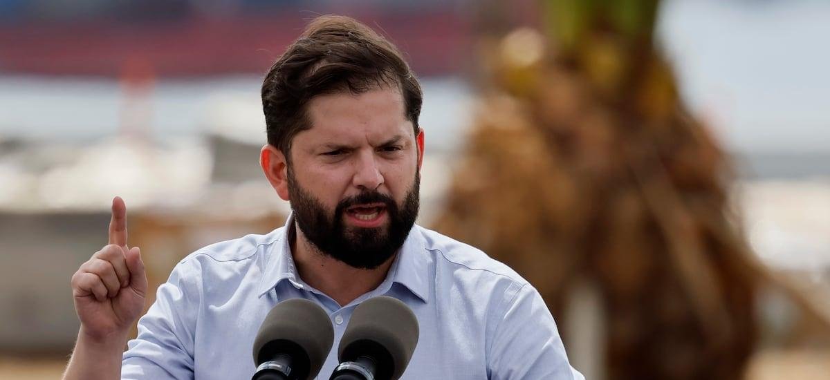 Presidente Boric arribará este domingo al Biobío para monitorear incendios forestales - La Tercera