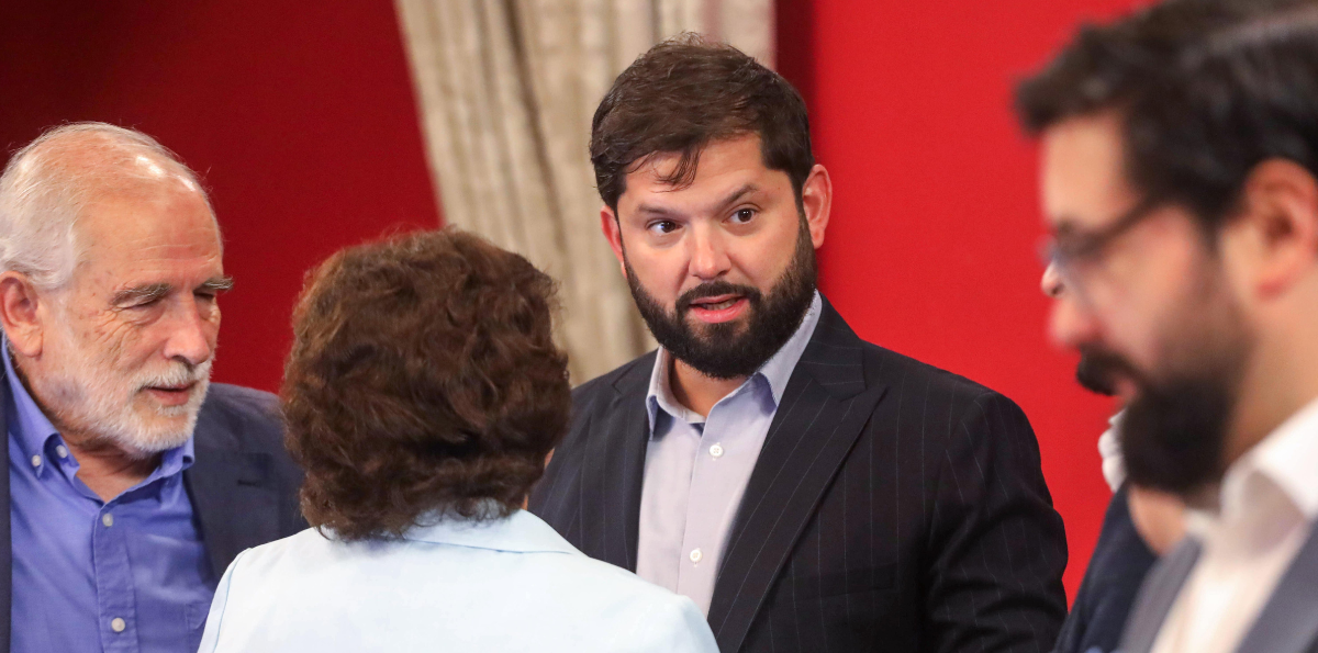 Futuro oficialismo alista fiscalización a bonos pagados a Boric y sus ministros, y apuestan por su eliminación en gobierno de Kast