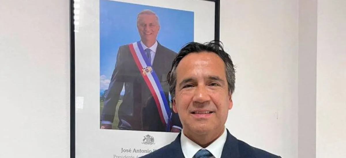 A un día de ser anunciado y tras comentada polémica: Renato Münster renuncia al cargo de Seremi de las Culturas