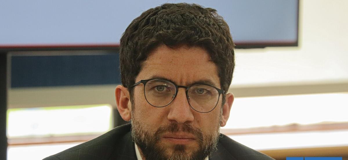 "Trasciende a un Gobierno": Las razones del Ejecutivo para insistir en la criticada negociación ramal