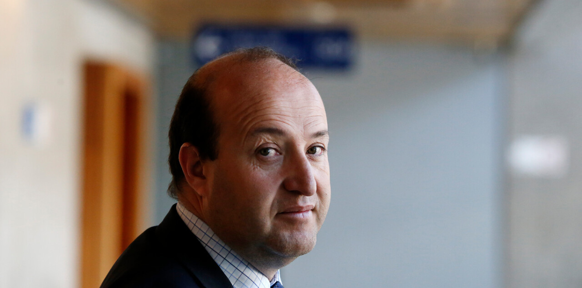 Contraloría detecta irregularidades en contratación del exfiscal Manuel Guerra en Providencia