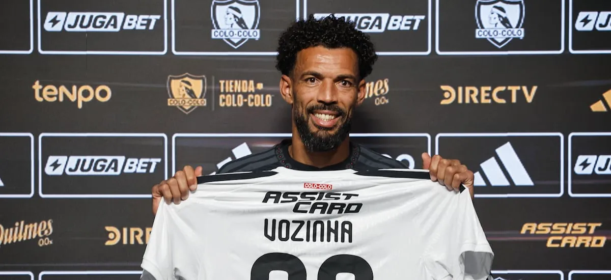 ¿Se desinfló el “efecto Vozinha”?: los números que tienen al arquero con un pie fuera de Colo Colo