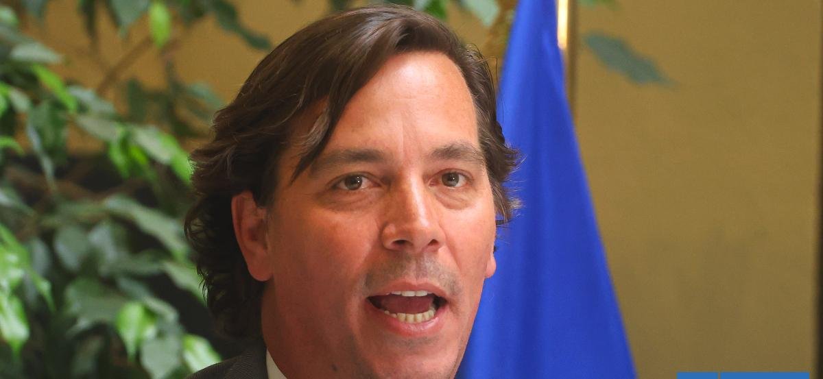 Diputado Labbé lamenta "fuego amigo", arremete contra "zurdos" y califica de "senil" a Carmen Hertz