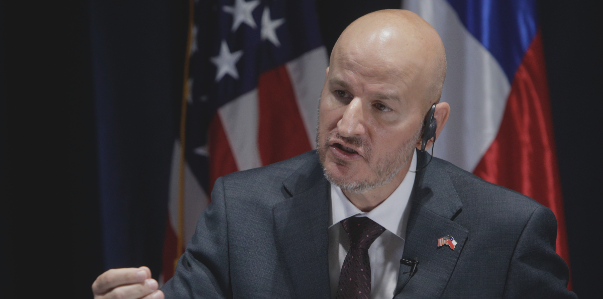 Cámara de Diputados envía oficio a Cancillería para pedir el retiro del embajador de EEUU