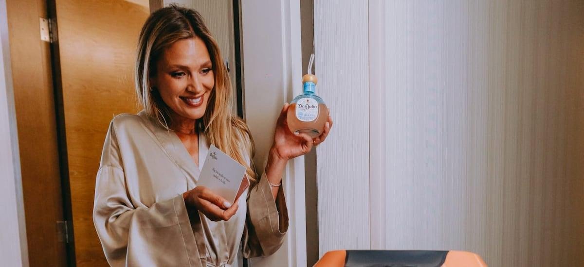 Tequila Don Julio sorprende en la previa de la Gala de Viña 2026 con un exclusivo room service robótico de innovación chilena