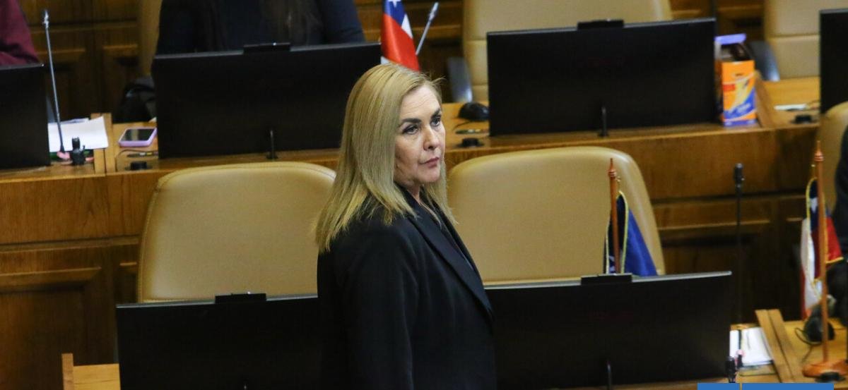 Jiles revela que comando de Kast buscó "pinochetizar" a Matthei en la campaña para hundirla en sondeos