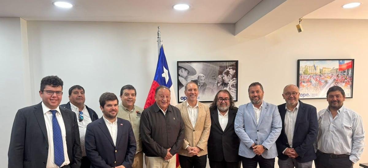 De Grange se reúne con Confederación Nacional del Transporte de Carga: gremio pide modernización del sector