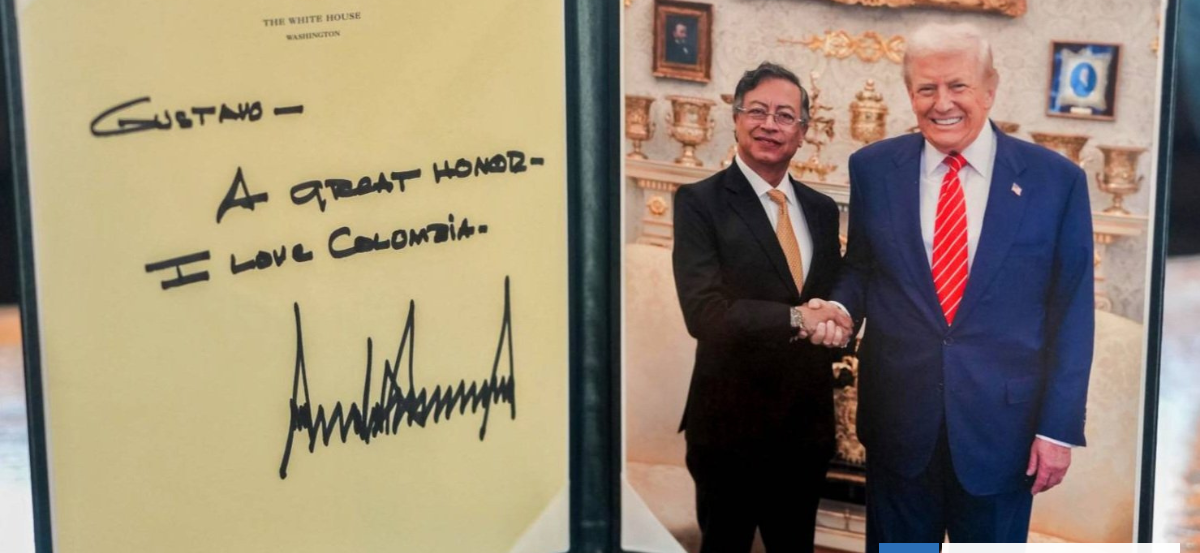 "Amo Colombia": Petro comparte regalo de Donald Trump tras reunión en la Casa Blanca