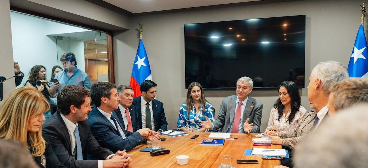 El nudo que complica la conformación del comité político de Kast - La Tercera