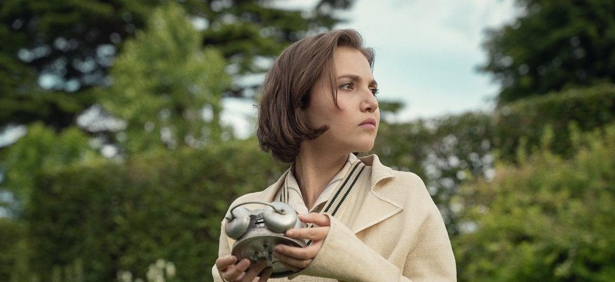 Mia McKenna-Bruce, actriz: “El set de las películas de The Beatles se siente muy íntimo pese a que es enorme”