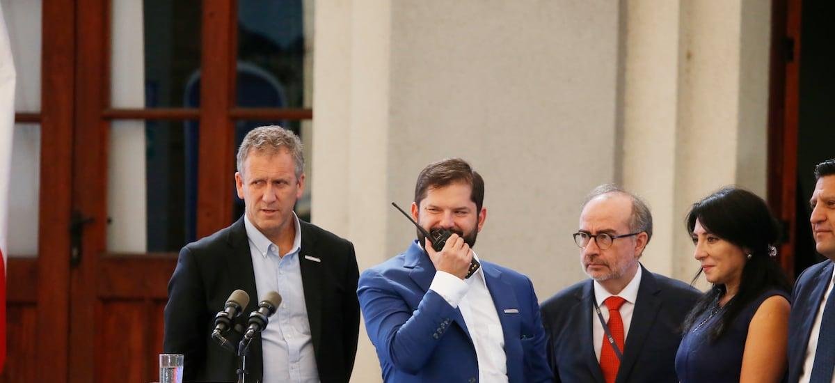 Cable submarino: La Moneda niega ocultamiento de información y Kast pide aclarar episodio