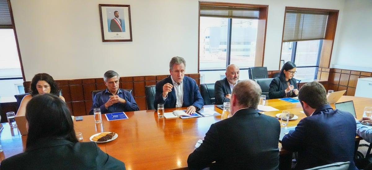 Juan Carlos Muñoz y Louis de Grange sostienen reunión bilateral por traspaso de mando en Transportes - La Tercera