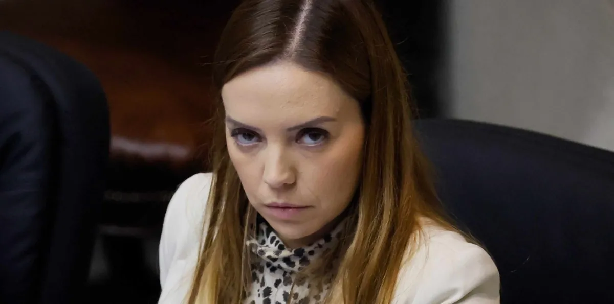 Tras decirle "señora de feria" a Fabiola Campillai: Renovación Nacional pasa al Tribunal Supremo a la senadora Camila Flores
