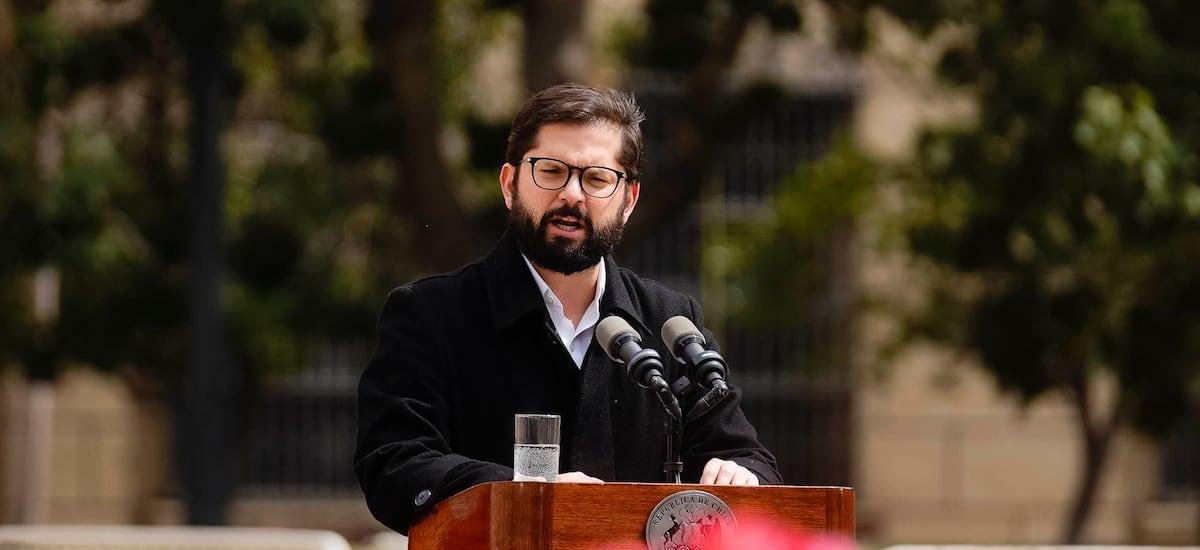 Cámara Nacional del Comercio se suma a las críticas por visita “tardía” de Boric a Rapa Nui: “Es un gesto simbólico”