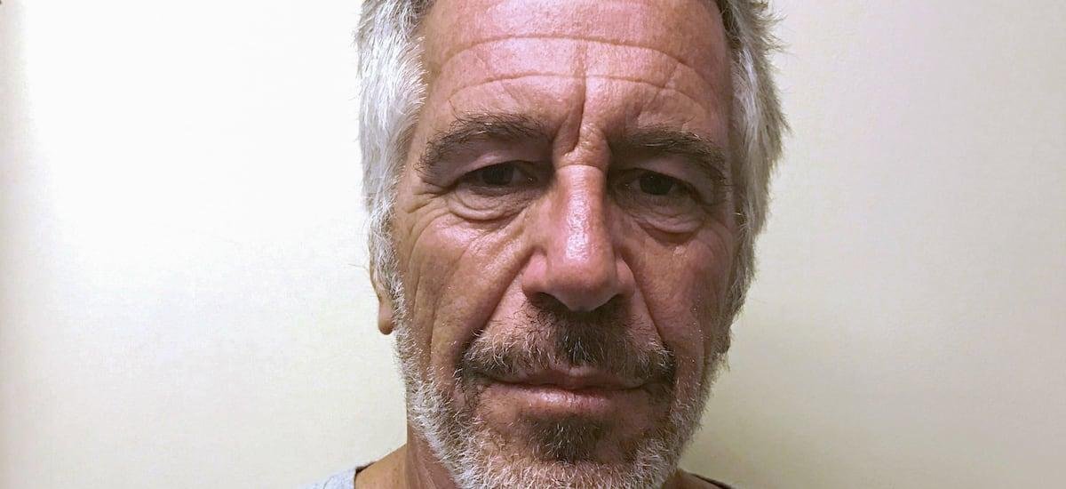 Documentos e imágenes inéditas revelan lo que pasó en la noche de la muerte de Jeffrey Epstein - La Cuarta