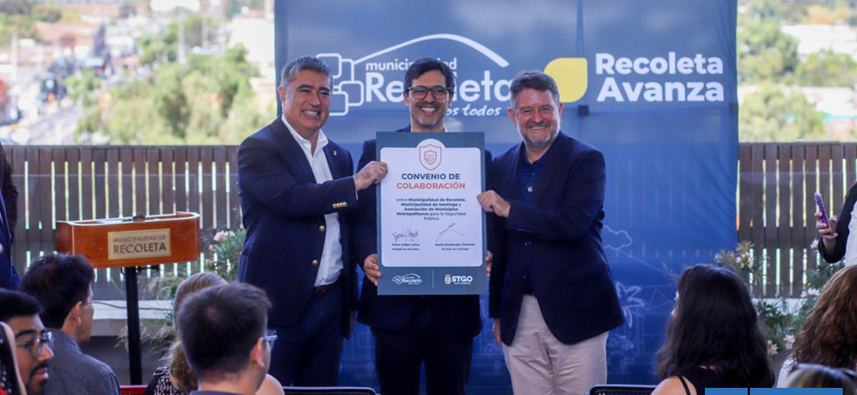 Municipios de Recoleta y Santiago firman convenio para fortalecer seguridad en eje Mapocho-La Chimba