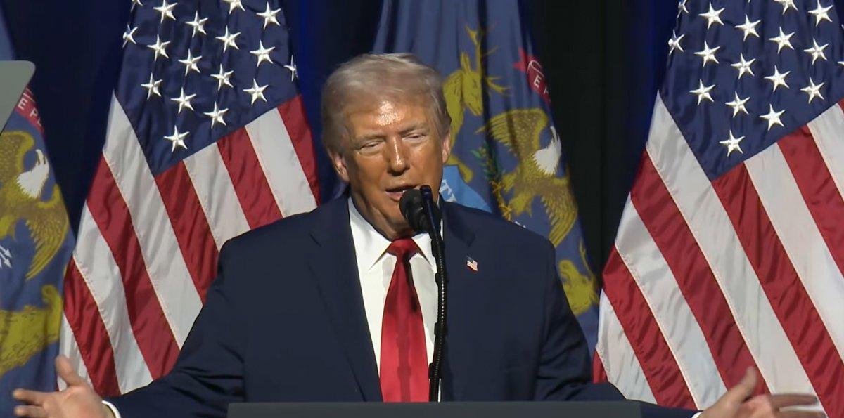 Trump llama "cretino" al presidente de la Reserva Federal y anticipa su salida