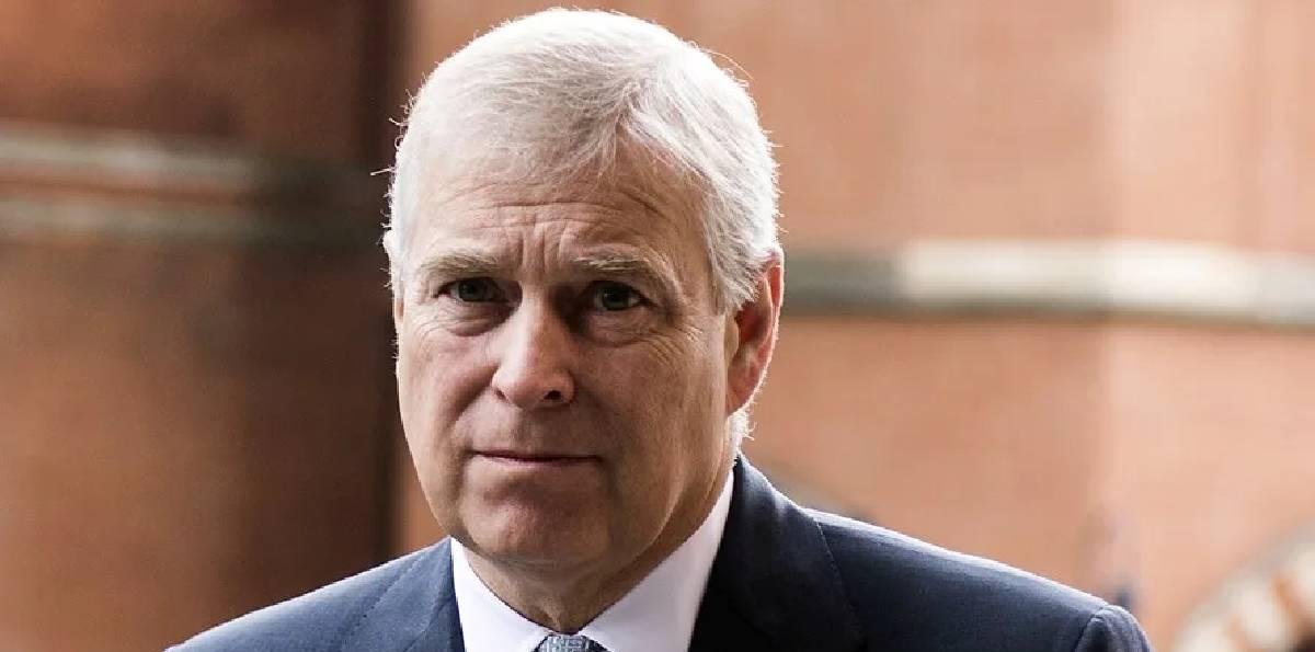 Tras casi 11 horas detenido: Expríncipe Andrés quedó en libertad bajo investigación