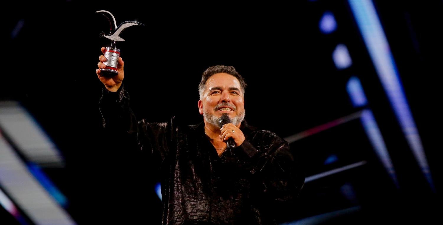 Rodrigo Villegas conquista por tercera vez la Quinta Vergara: Nostalgia, personajes y auto-humor en Viña 2026