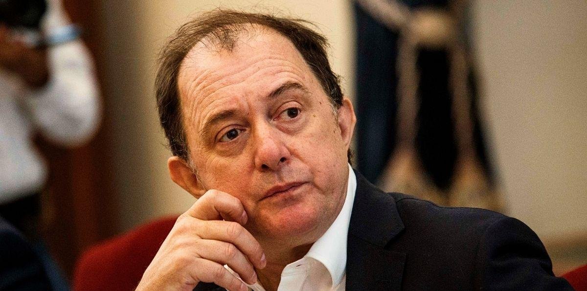 “¿Cómo usted puede dormir…?”: Iván Poduje responde a ministra Rojas y le recuerda paralización del Hospital del Cáncer