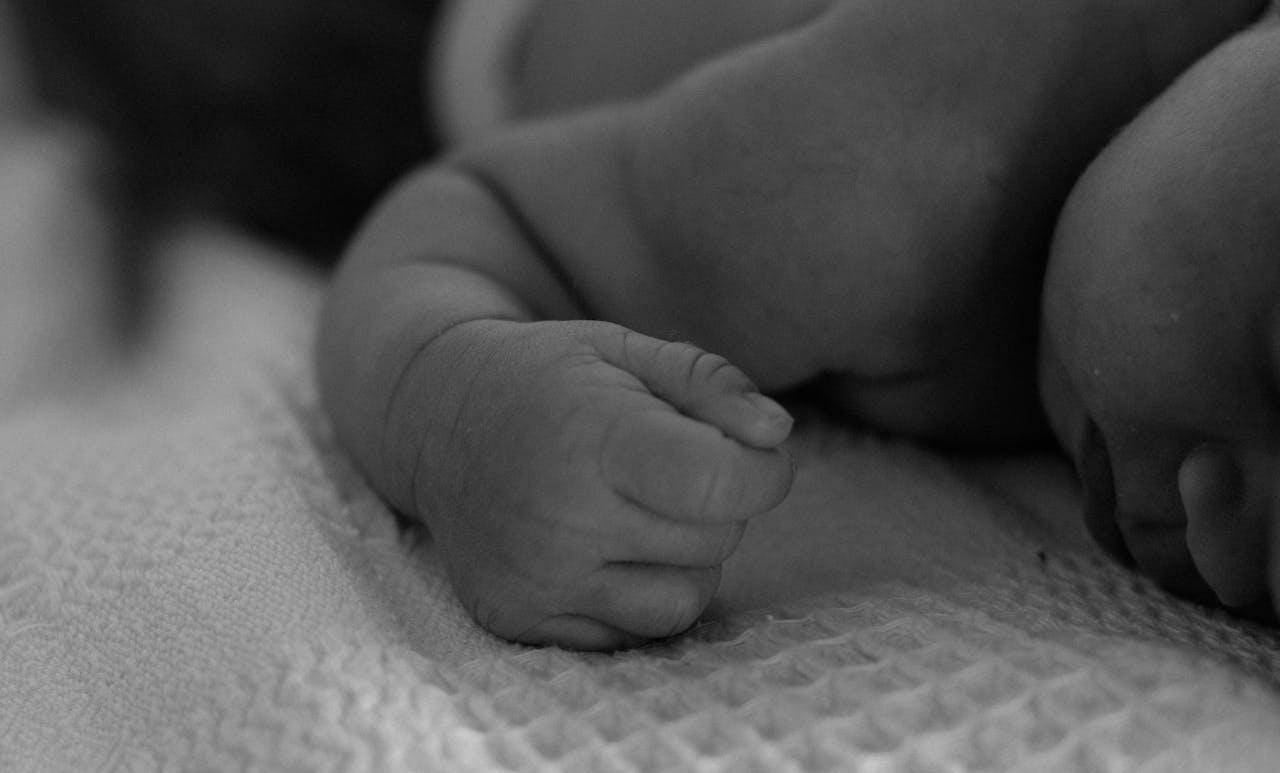 Estados Unidos deporta a México a mamá y bebé de meses con problemas de salud que estaban detenidos en Texas