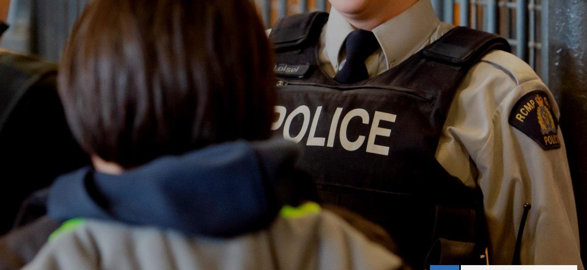 Reportan al menos 10 muertos en tiroteo en una escuela al oeste de Canadá