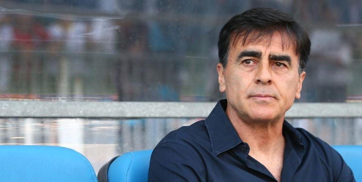 Tras rechazo de Quinteros: El técnico que toma ventaja para asumir la banca de Colo Colo