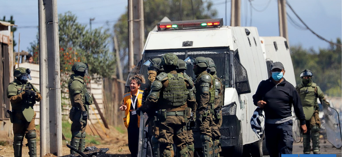 Dos carabineros son heridos a bala durante desalojo de la megatoma de San Antonio