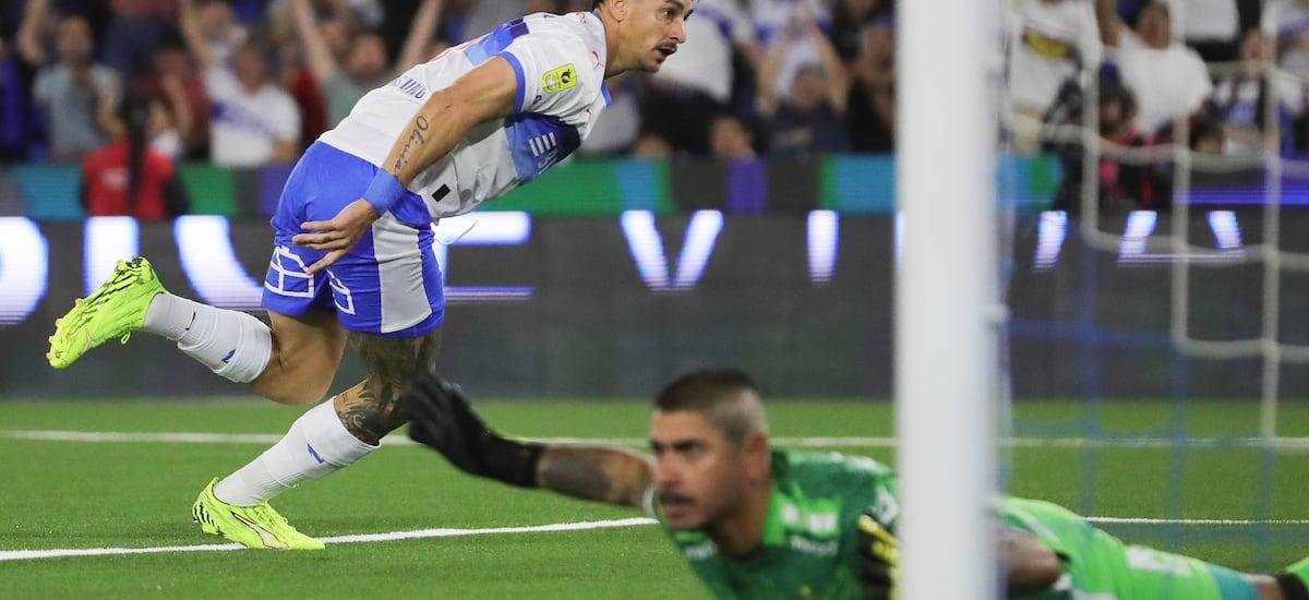 Cánticos al Mono Sánchez, fuegos artificiales y Colo Colo encumbrado: lo que dejó la Fecha 4 de la Liga de Primera