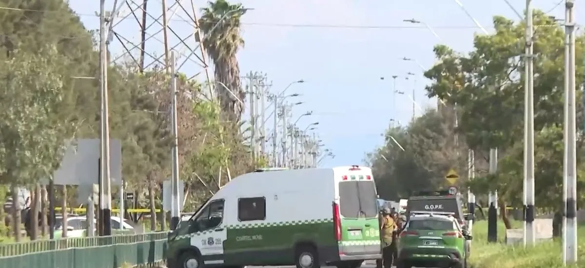 Carabinero permanece en extrema gravedad tras ser herido a bala en fiscalización en Lo Espejo: fue trasladado en helicóptero