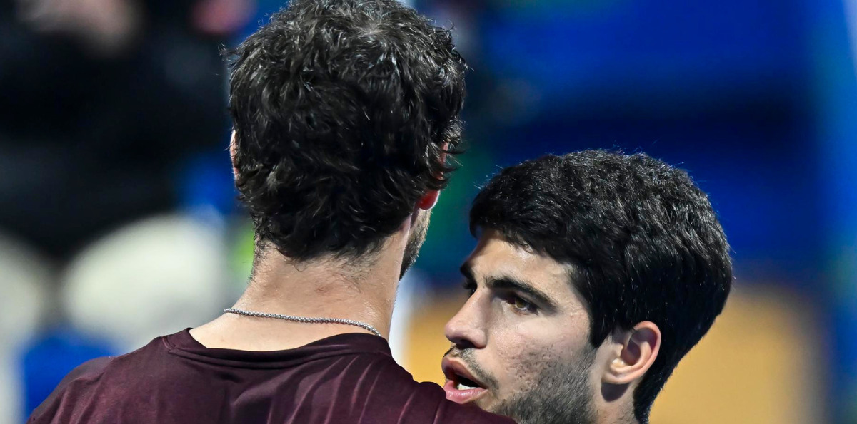 "Ya me podrías dejar ganar una vez": El reclamo de Khachanov tras caer ante Alcaraz en Doha