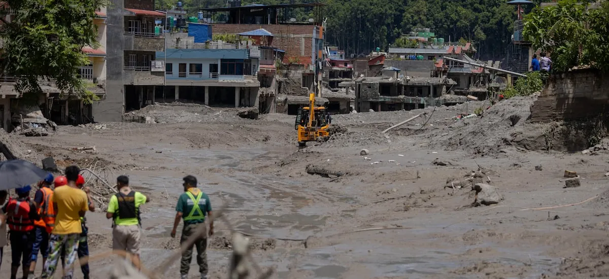 Aumenta número de muertes en Nepal tras devastador aluvión: hay cerca de 3 mil desaparecidos