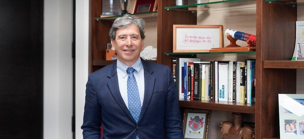 Laurence Golborne cuestiona relato del gobierno sobre las condiciones en que dejan al país y le pone fichas a Quiroz - La Tercera