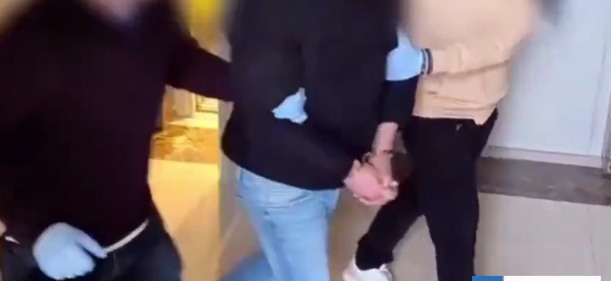 Detienen a padre que retransmitía videos agrediendo sexualmente a su hija a cambio de dinero en España