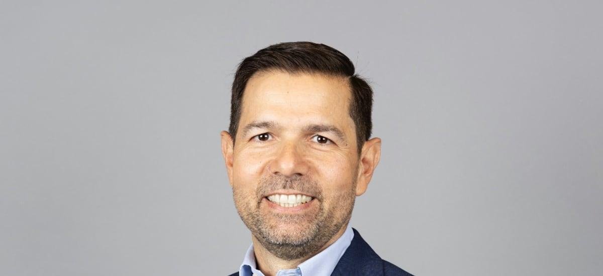 Oxxo nombra a ejecutivo mexicano como nuevo gerente general para su operación en Chile - La Tercera